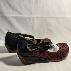 Elegant Black and Red Wedge Shoes